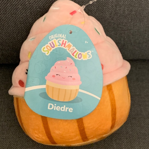🧁 Squishmallows Diedre the Cupcake – 6” Plush – New with Tags 🧁 - Picture 3 of 11
